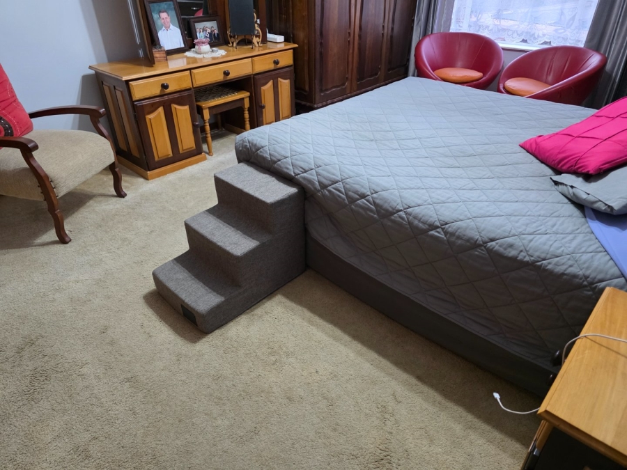 4 Bedroom Property for Sale in Heuwelsig Free State